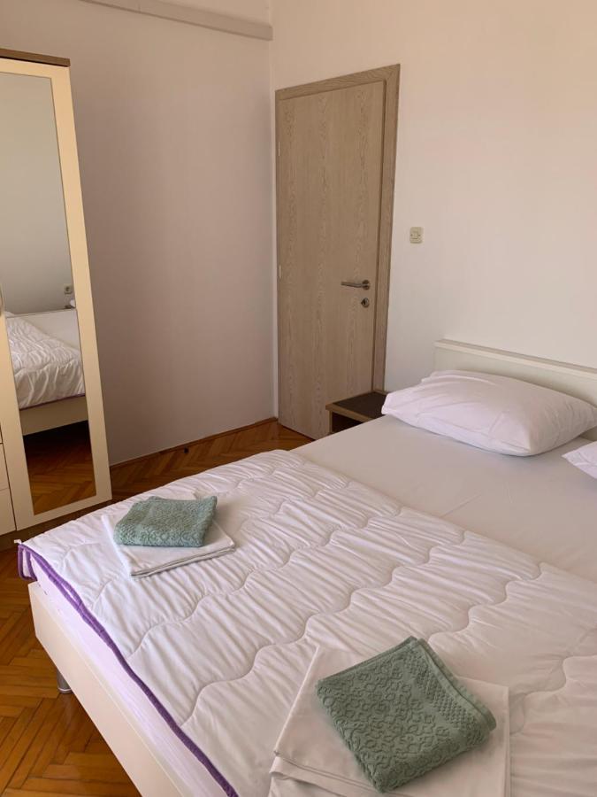Apartmans And Rooms "Slavica" Novaglia Esterno foto