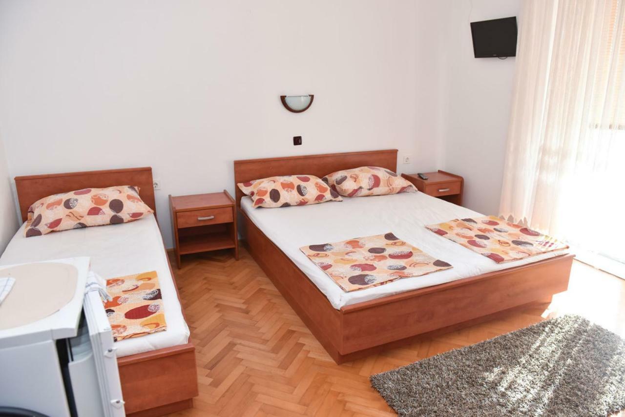Apartmans And Rooms "Slavica" Novaglia Esterno foto