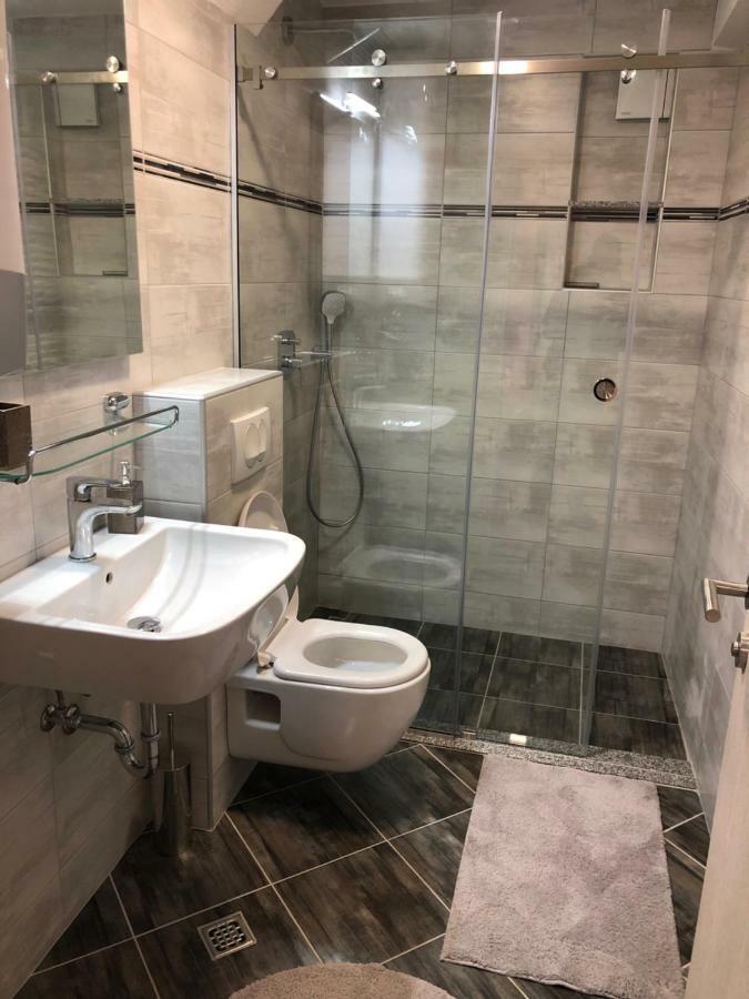 Apartmans And Rooms "Slavica" Novaglia Esterno foto