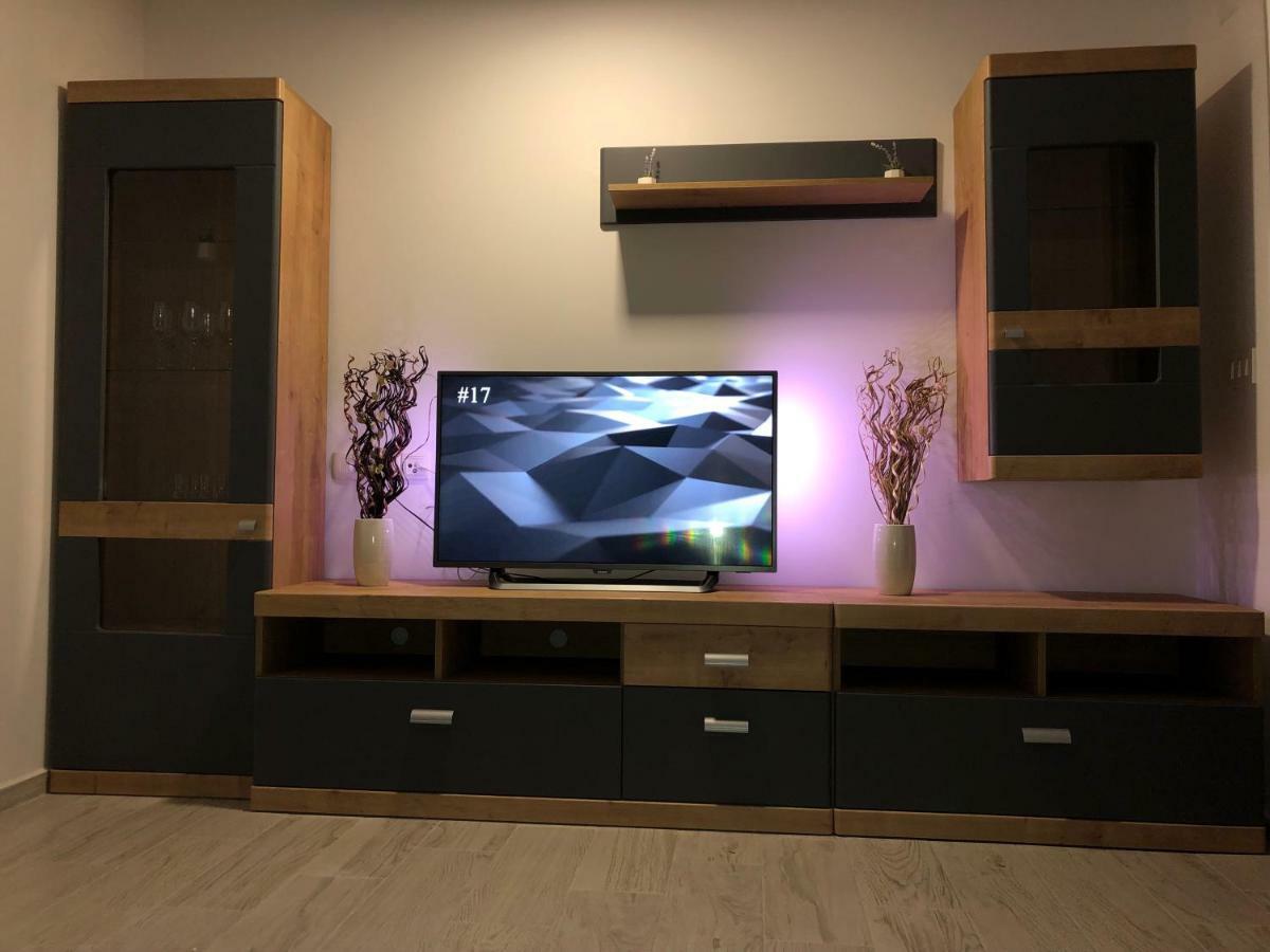 Apartmans And Rooms "Slavica" Novaglia Esterno foto